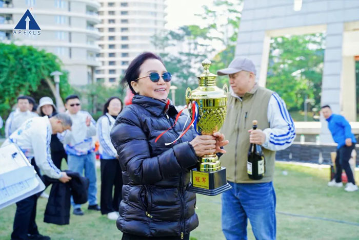 “披荆斩棘、乘风破浪”| 康硕展2023年度营销中心及干部团建活动圆满结束