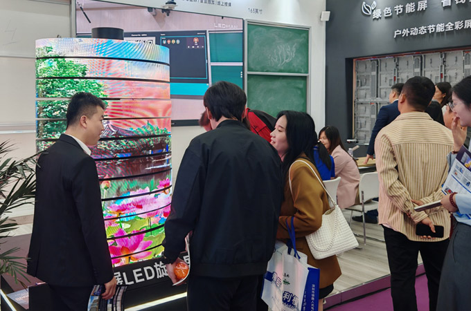LED CHINA 2025圆满落幕 | 雷曼康硕展显示应用场景体验人气火爆