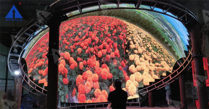 球幕影院投资成本详解：从设备到运营多少预算才够