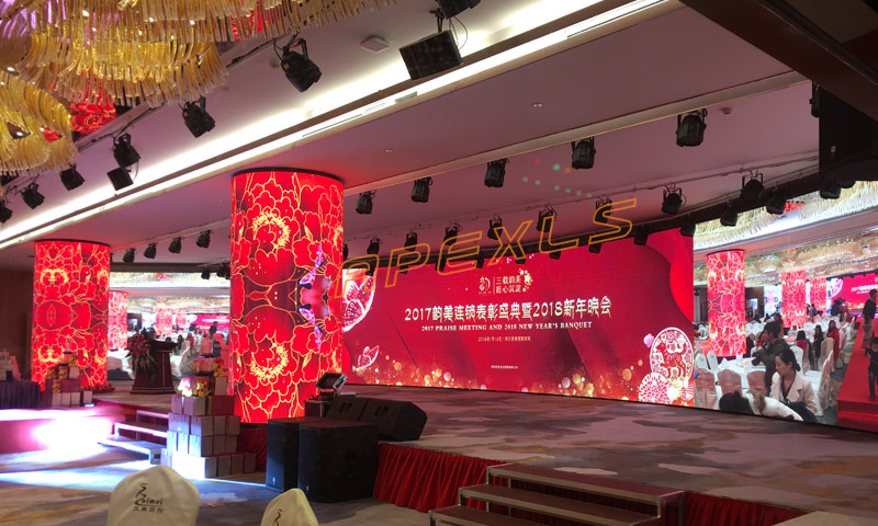 深圳?？菩斯ひ翟癙3MM LED圆柱屏